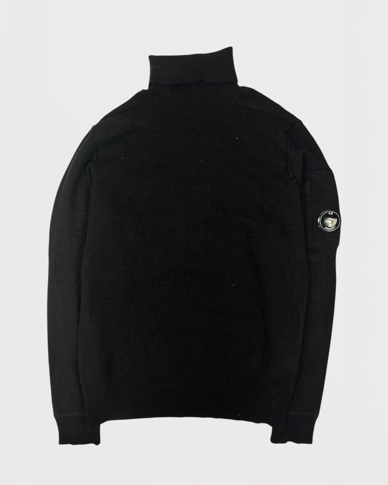 C.P Company pull